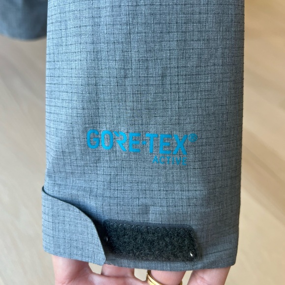 GORETEX Outdoor Research Jacket - Picture 2 of 7